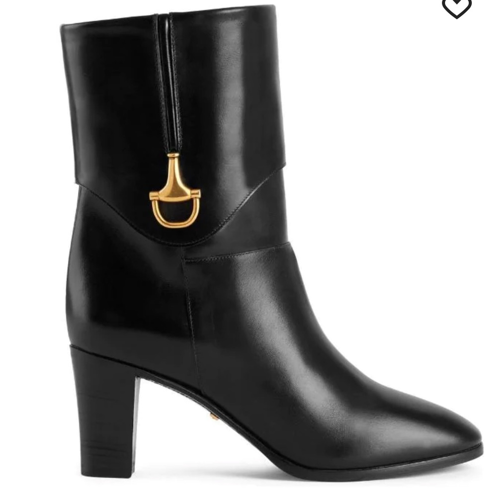 Gucci
Half Horsebit leather ankle boots